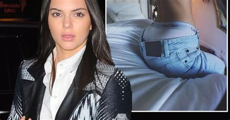 girl selfie nude|Kendall Jenner Poses Topless in Series of Mirror Selfies